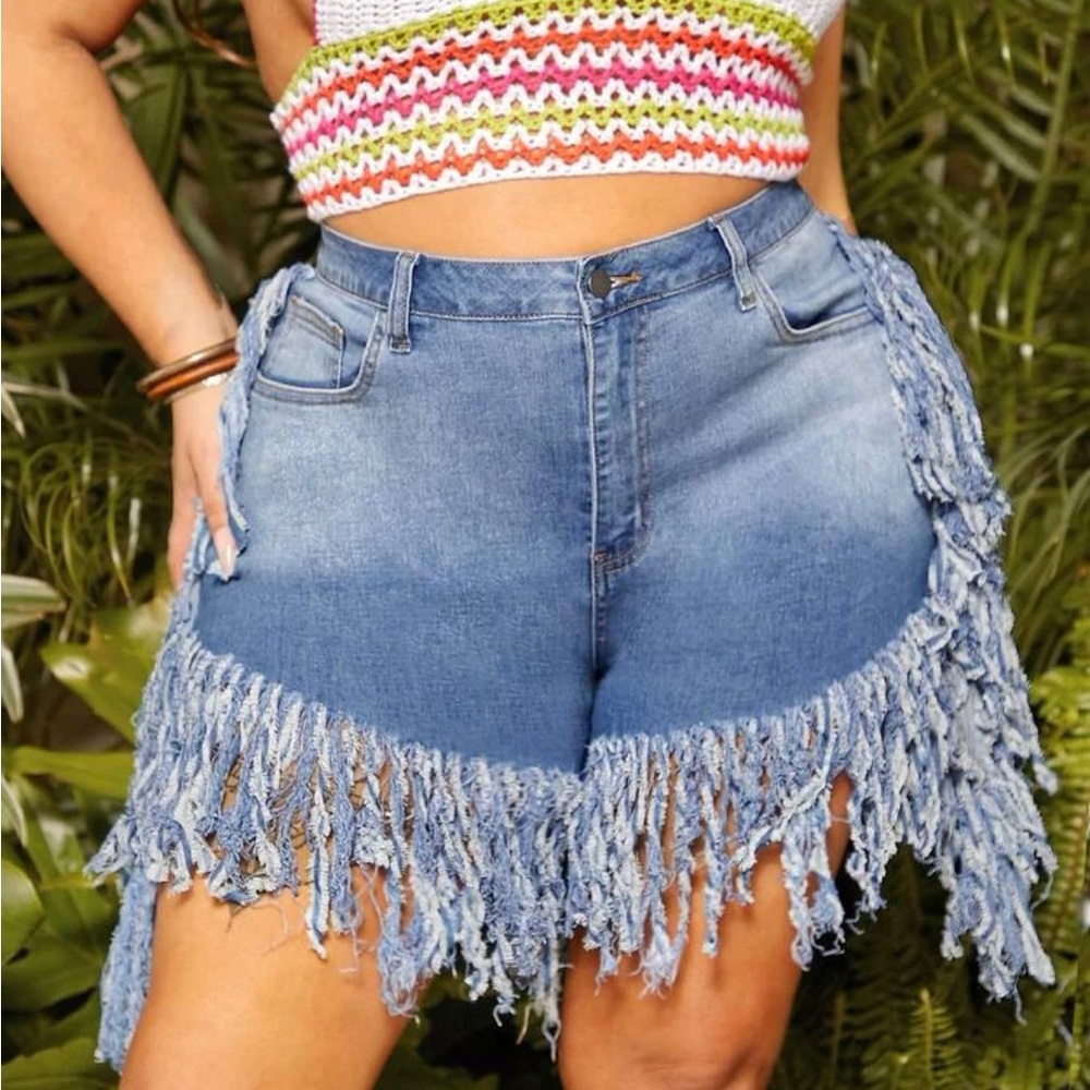 Sexy & Cute Denim Shorts w/ Fringe in Women’s Plus Size 16 / 2XL NEW in package
